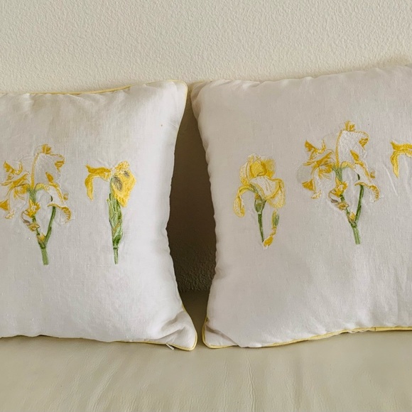 Yves Delorme embroidered pillow cases - Picture 1 of 11